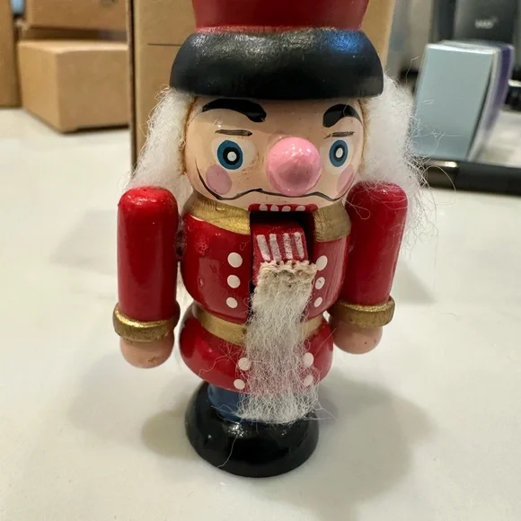 Avon Holiday Nutcracker Ornament- red - Picture 14 of 16